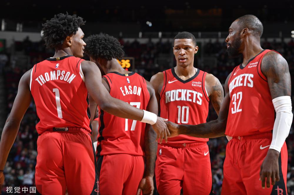 教练有着独 教练有着独